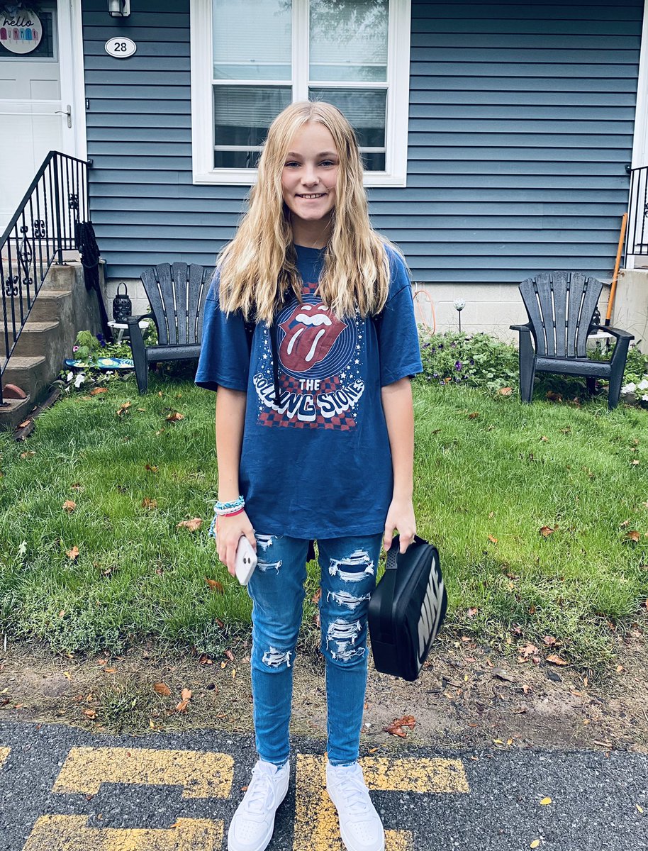 cbarberaRN's tweet photo. Happy 1st day!!!  My girl is off to 8th grade!  Hope all the students @HiltonCSD have an amazing year!! ❤️ https://t.co/PIVgtHdKge