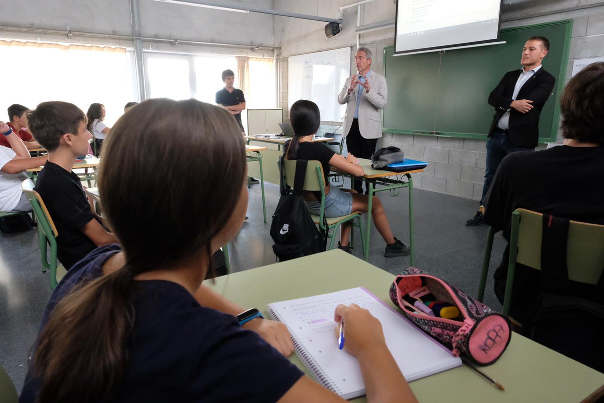 Educació tweet media