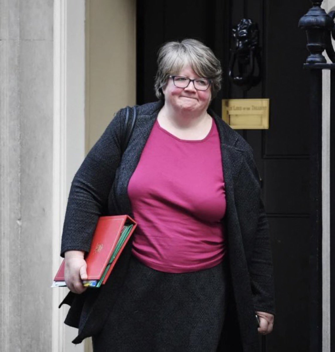 BitcoinBowser's tweet photo. The UK health minister is quite simply not fit for the job.

It’s giving Maggie de Block.

Advising on health whilst disregarding your own 👌🏼 https://t.co/I8oRzJw8ib