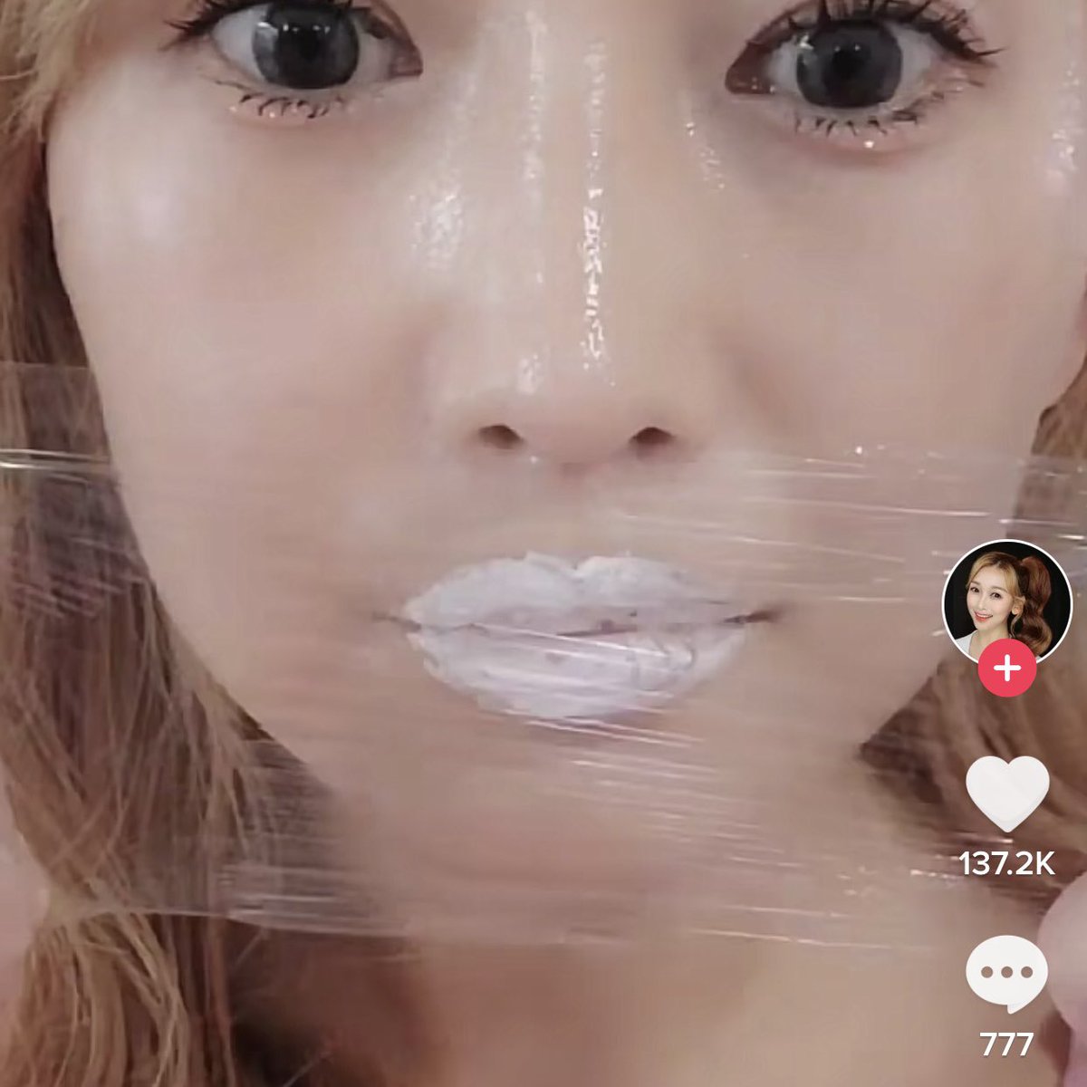 mintitapop's tweet photo. อันนี้มีใครลองยัง เอา nivea ครีม มามาส์กปากแล้วเอาแรปพลาสติกแรปทิ้งไว้ 20 นาที ปากฟูเลย จากเหี่ยวๆ คือแม่จีนก็หาทำเวอร์ 😂 https://t.co/vK53K2Ravw