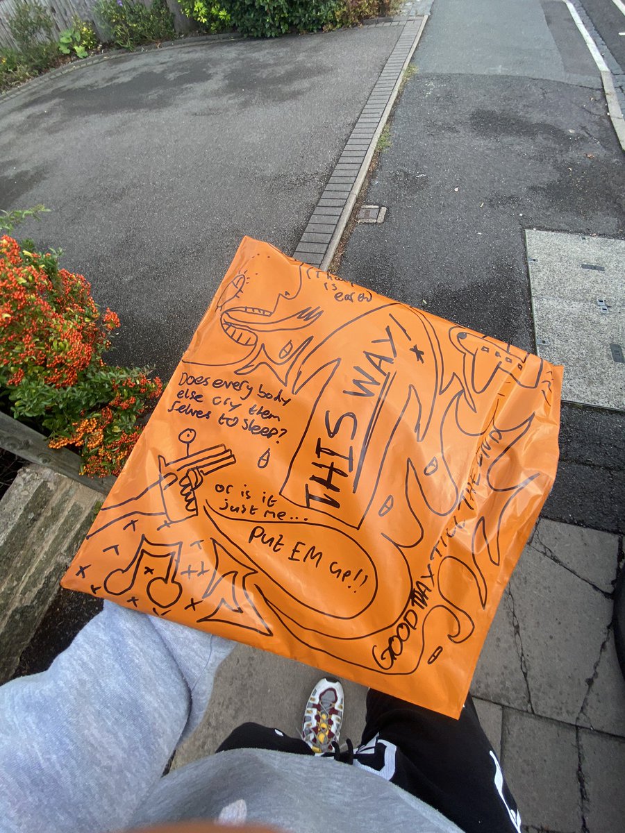 gooddayukclo's tweet photo. Made another doodle bag. Inspired by the corruption and shithousery of our very lame government 😁#streetwearbrand #lifestylebrand #art #fashion https://t.co/jfGTlvmmm7