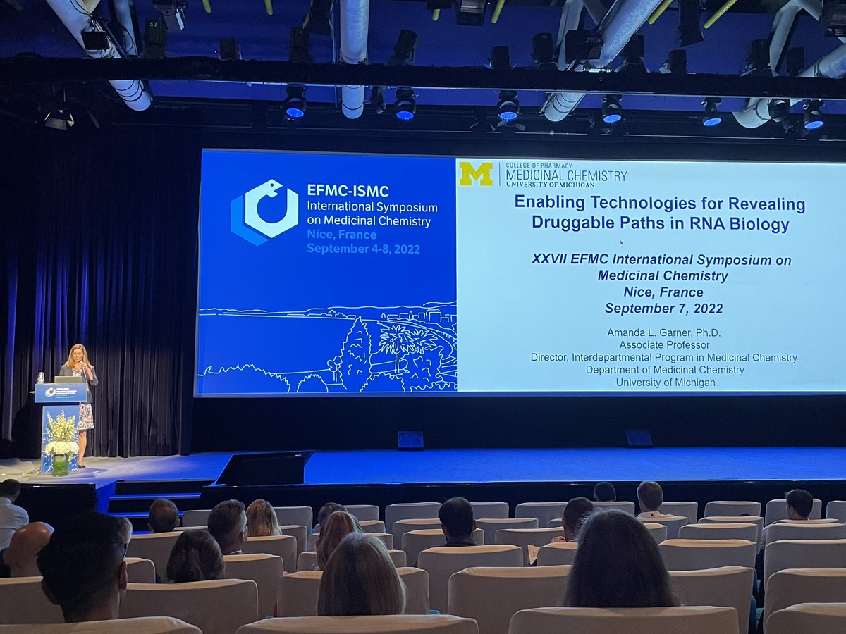 jihed96Azzouz's tweet photo. Glad to see that RNA Targeting chemistry has worthy found its place in ISMC conferences #EFMCISMC22.
Thank you @ALGchembio for this fantastic speech and for this invitation to develop our knowledge on this promising target. #TargetingRNA from #Nice to #theworld https://t.co/PLdsGE0H0Q