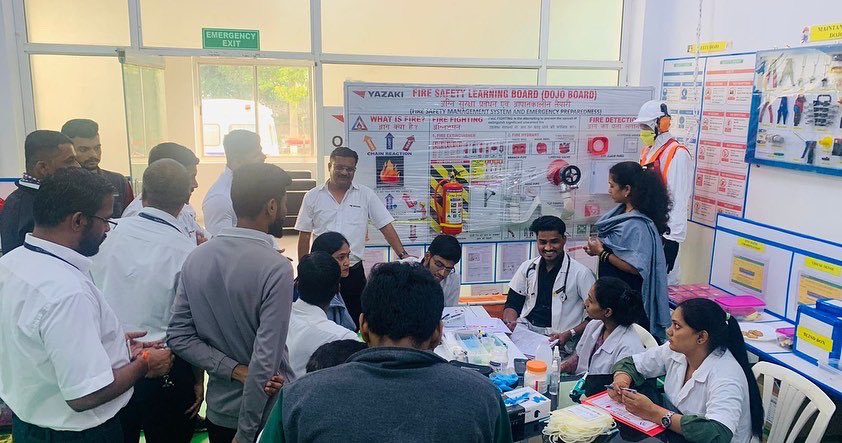 vrhpune's tweet photo. One mere act of kindness can guide thousands of lives to light!
VishwaRaj Hospital in association with Yazaki India Pvt. Ltd. feels proud of the successful blood donation camp where almost 181 people came forward to donate blood.
Thanks to each one of you!

 #blooddonationcamp https://t.co/GPakYyvUij