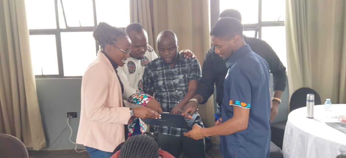 nyhnuganda's tweet photo. Consultant_Ayebale Godfrey supporting key stakeholders in extracting ADH indicators in their groups focused on; #SHR #Nutrition #MentalHealth #SGBV linking to a collective ADH monitoring framework for @iReport13 Resources from the engagement grant @pai_org @theGFF https://t.co/NmV4bEQ4FV
