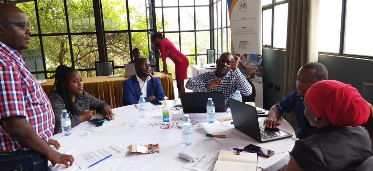 nyhnuganda's tweet photo. Consultant_Ayebale Godfrey supporting key stakeholders in extracting ADH indicators in their groups focused on; #SHR #Nutrition #MentalHealth #SGBV linking to a collective ADH monitoring framework for @iReport13 Resources from the engagement grant @pai_org @theGFF https://t.co/NmV4bEQ4FV