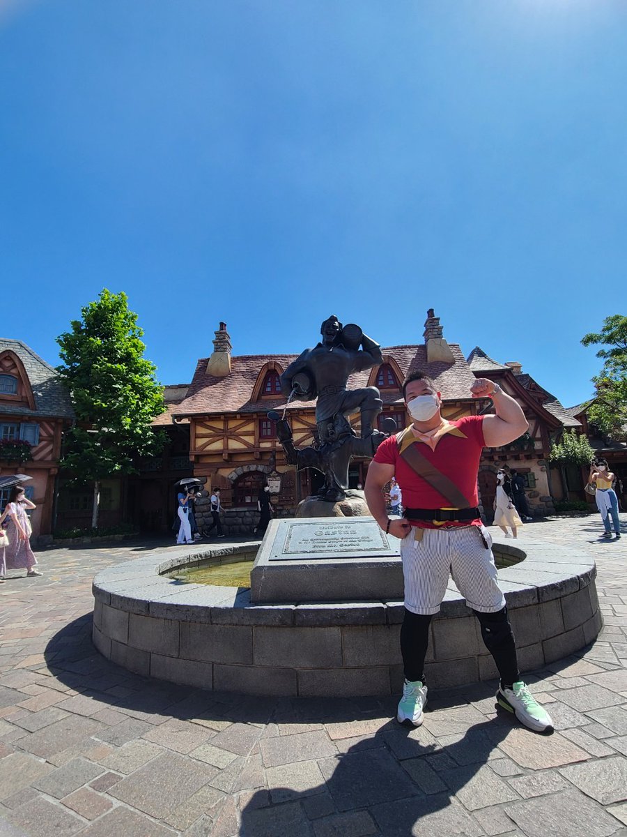bench270jazz's tweet photo. 夏休み満喫したなぁ、、、
東京ディズニーランドにて✨

ガストン！
#workout
#guston
#Disneyland
#Disney
#BeautyAndTheBeast
#benchpress
#東京ディズニーランド
#美女と野獣
#ガストン
#新エリア
#ガチ https://t.co/IcUwezbV5i