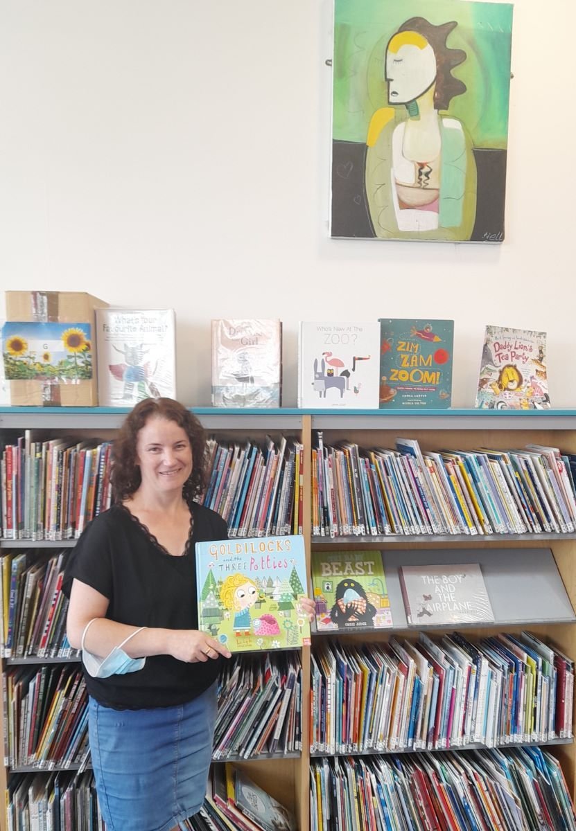 corkcitylibrary's tweet photo. Bishopstown Library is proudly supporting the Neonatal Unit at Cork University Maternity Hospital with their annual Read-A-Thon.
This is an international NIDCAP event to promote positive development for infants in the Neonatal Unit.
#CorkCityLibraries #BishopstownLibrary https://t.co/oeM0WyDtJ2