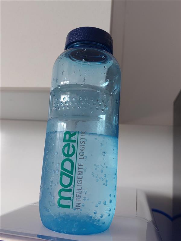 MaderLogistik's tweet photo. Mader achtet auf die Umwelt Teil 2 ⛅

Seit dieser Woche haben wir neue Wasserspender in den Niederlassungen in #Ansbach, um den Verbrauch an Plastikflaschen, die wir sonst angeboten haben, zu mindern. 

#maderlogistik  #wasser  #New  #stayhydrated #klima #klimawandel #enviromet https://t.co/ZohFfadGZu