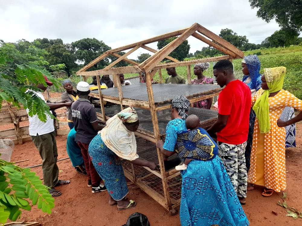 AidFiles's tweet image. Bring me sunshine! Find out how a small NGO in northern Ghana is helping a farming community harness the sun for food security and sustainable youth employment

bit.ly/3x2NRAB

#sustainablefarming  #farming #aidanddevelopment #NGO #agriculture #environment #climatechange