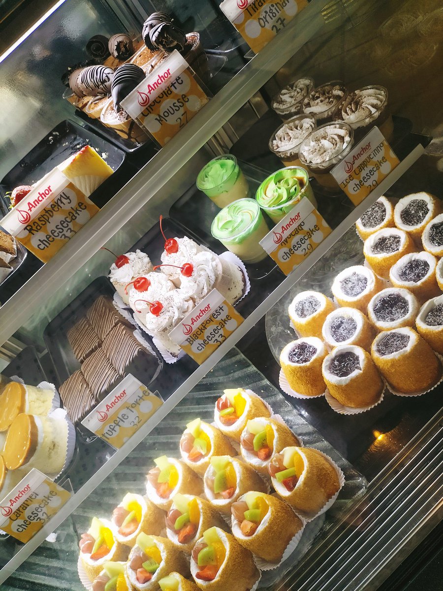 HelloDipsi's tweet image. Cheesecake legend di Bandung 😍. Walau sekarang banyak banget cake shop baru, Cizz Cheesecake &amp;amp; Friends selalu jadi favorit ❣️.
.
.
Lokasinya di Jalan Laswi no 1A 
.
.
Favorit kalian yg mana nih ?
Kalo belom pernah coba, wajib cobain deh.
Aku tim blueberry cheesecake, terbaik 💯