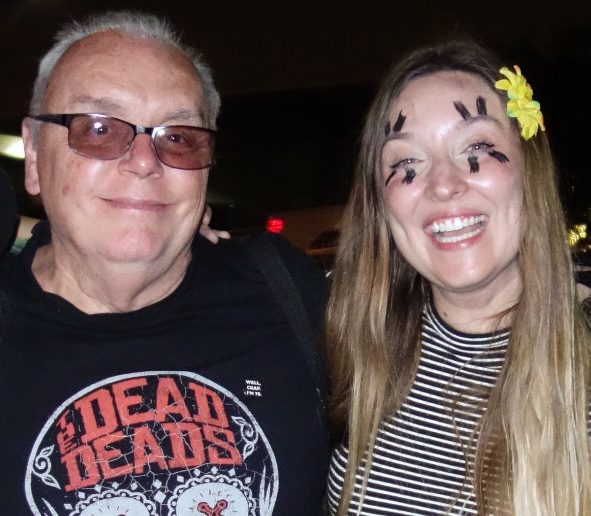 bp_three's tweet photo. 🎶...and I-I-I-I-I will always love you-u-u-u-u-u 🎶😘🤗🥰 #DaisyDeadWednesday @MMTortuga #DaisyDead @TheDeadDeads #TheDeadDeads @XTheDeadCorpsX #MissUDaisyDead @StickyzLR #BootlegBash #TellYourGirlsItsAlright https://t.co/IUMuyvviWe https://t.co/Zd6E4S69xc