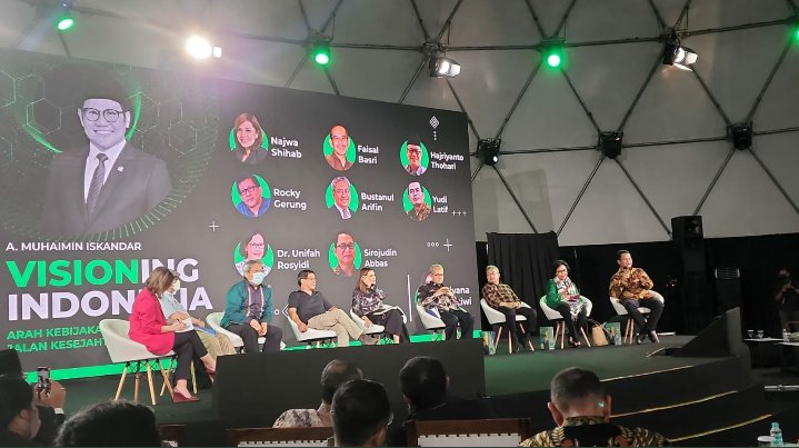IkhwanDjo's tweet photo. @IndonesiaRedka @cakimiNOW @SyaifulHooda @wawan_purwandl @DPP_PKB Pokoke taun rongewu pat likur @cakimiNOW PRESIDEN https://t.co/7ajZhIyCfs