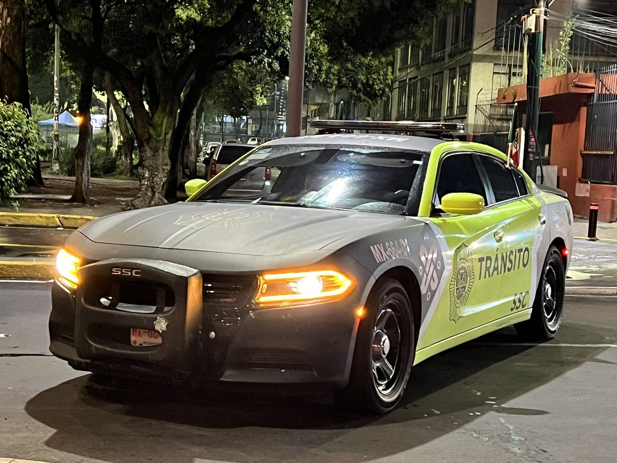 zaijaz's tweet photo. @Claudiashein no es posible que cierren calles justo para crear más tráfico en la@incorporación de ya que la a tlalpan  de que se trata !!!! https://t.co/mXxNyoRN0U