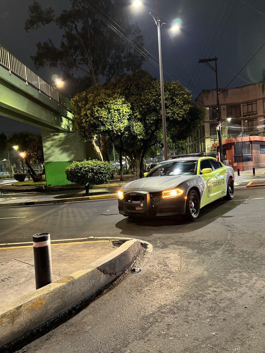 zaijaz's tweet photo. @Claudiashein cierran calle, generan  tráfico y no entiendo la razón !!! https://t.co/kA1NJ3frsk