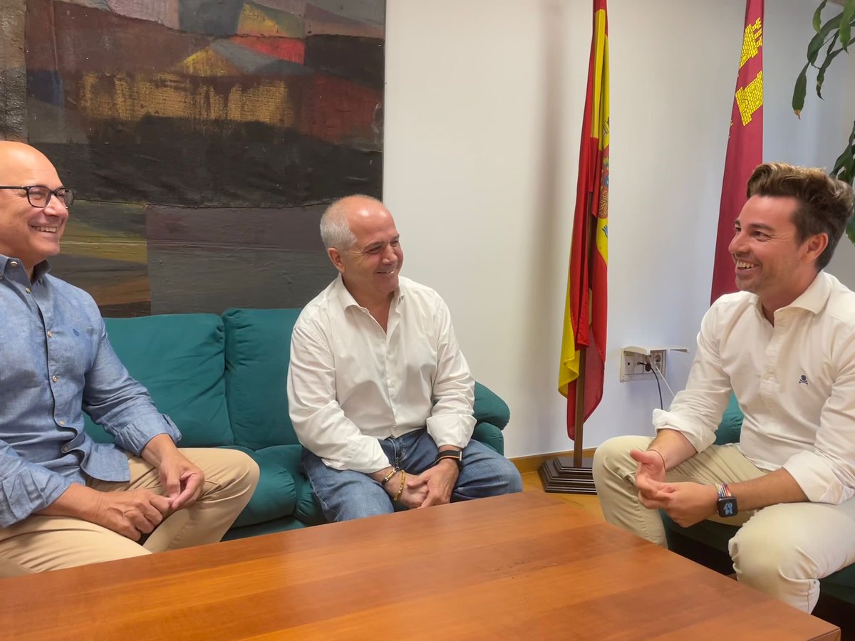 RFEKarate's tweet image. Hoy @amarqueomor reunido con el Director General de Deportes de la @regiondemurcia ,Francisco Javier Sánchez.
Murcia será la sede de la Copa de Estilos Internacional y los campus de tecnificación de Semana Santa y en verano.

¡Grandes acuerdos para grandes eventos!
#ESPKarateam