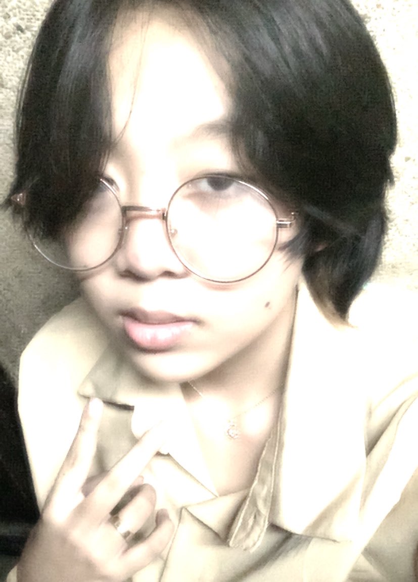 ktjnkm_'s tweet photo. memaselca 

#BLINKSelcaDay #BSD https://t.co/G13ol6HcD8