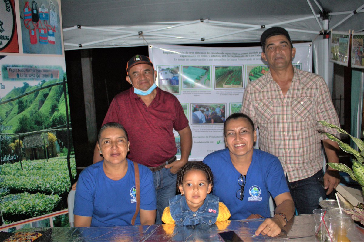 ¡Compartir experiencias es clave para inspirar a otros! Exalumnos de ELTI de la Asociación SAVIM asistieron al Festival Ambiental de Proyectos para divulgar sus esfuerzos con la cosecha de agua de lluvia, silvopastura y su vivero. instagram.com/p/Cg7RowULO95/…
<a href="/MunicipioPedasi/">Municipio de Pedasi</a> <a href="/GEF_SGP/">Small Grants Programme</a>