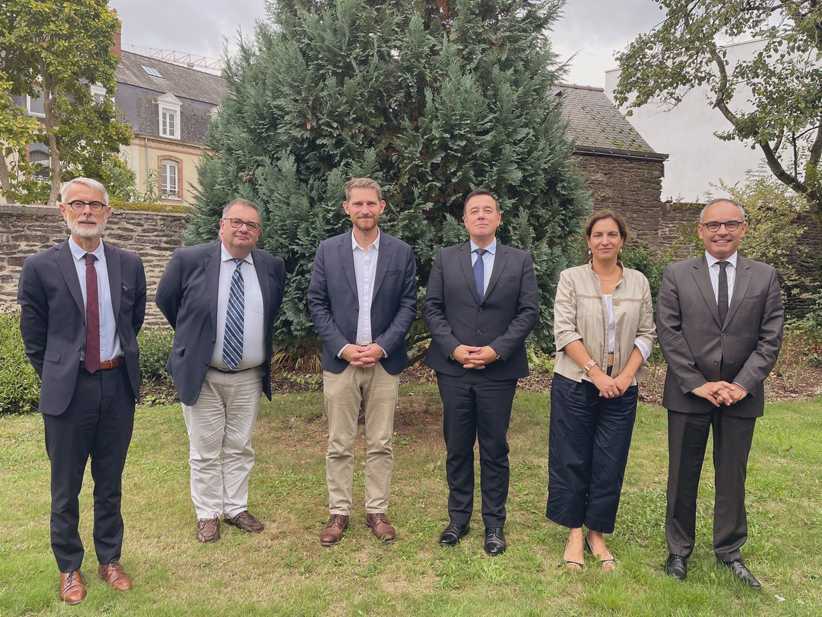 emmanuel_ethis's tweet image. Point de rentrée avec les directeurs diocésains de Bretagne… #PassCulture, avancée sur les réformes, parcours avenir,…