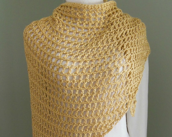 jvozsol's tweet photo. Hand Made Wrap, Crocheted https://t.co/5hmRkGI1c9 via @EtsySocial #etsymntt #handmade #trianglescarf #trianglewrap https://t.co/wmzyB1LR81