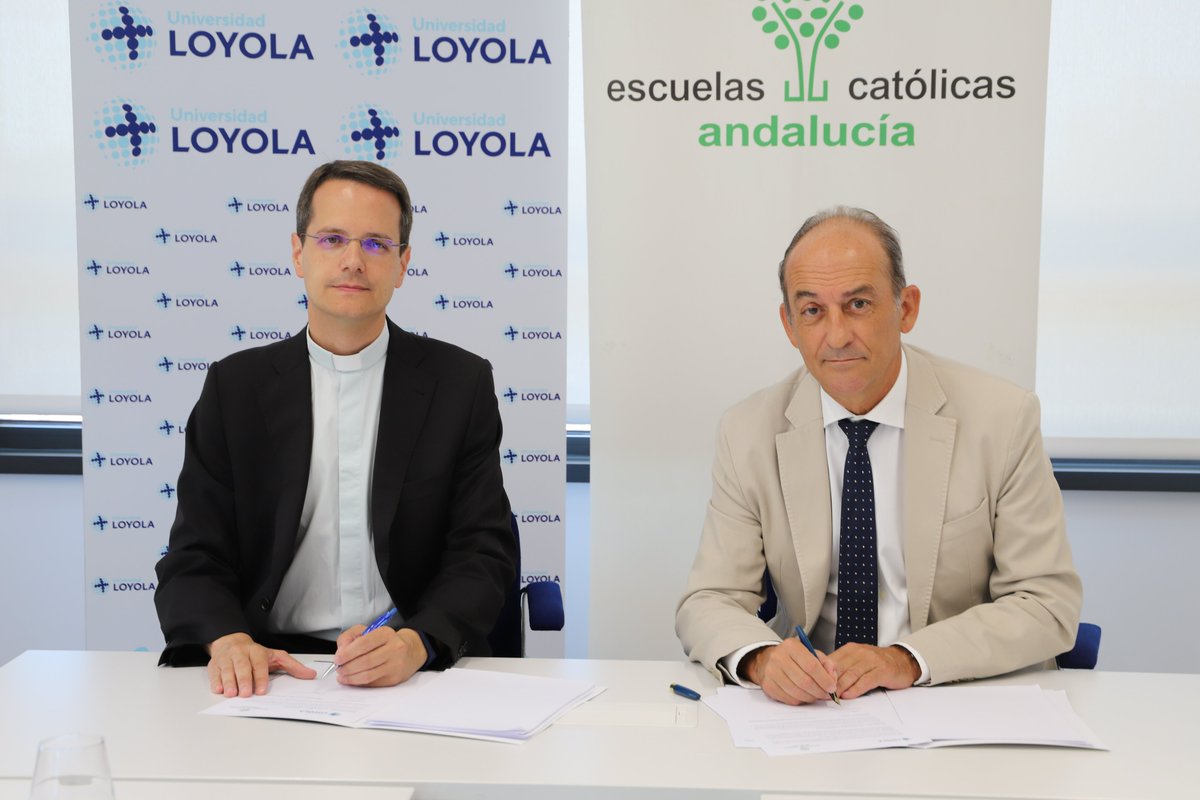 EC_Andalucia's tweet photo. ✍️ Hoy firmamos con @LoyolaAnd el convenio para poner en marcha el Diploma de Especialización en Desarrollo de Liderazgo en Centros Educativos.
📆 Se impartirá entre octubre y mayo. 
▶️ ¡Una oportunidad única para profesionales de la enseñanza!
ℹ️ + info: https://t.co/cM2ptX0J29 https://t.co/GjMnJM6k3M