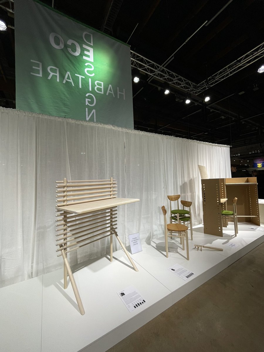 HeinanenS's tweet photo. Pitkästä aikaa #Habitare messuilla. Paljon uutta #luova #suunnittelu ’a sekä yrityksiltä sinnikkyyttä vaikeiden aikojen haasteissa. Kuvassa Habitaren #EcoDesign näyttelyn tuotteita, joissa esitellään vastuullisen suunnittelun ja tuotannon esimerkkejä. #sisustus #tila #muotoilu https://t.co/MskMshkfWv