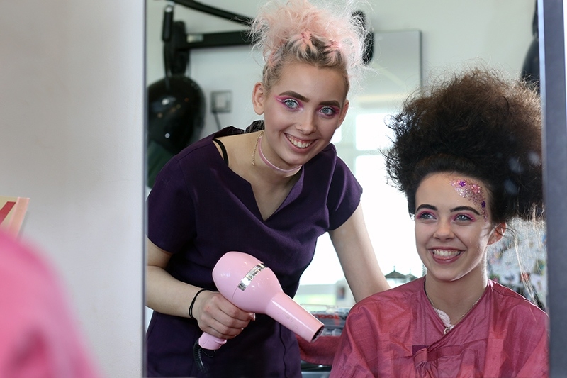DeafUmbrella's tweet photo. #DeafStudent; Get on course. ENROL TODAY!
If you're a Deaf/HoH student, make the @LSEColleges the destination for you! They offer a variety of courses to suit your needs and they provide full communication support. Apply ASAP. Time is running out! https://t.co/BoDWuk76Dj https://t.co/Wtc2lRXZiI
