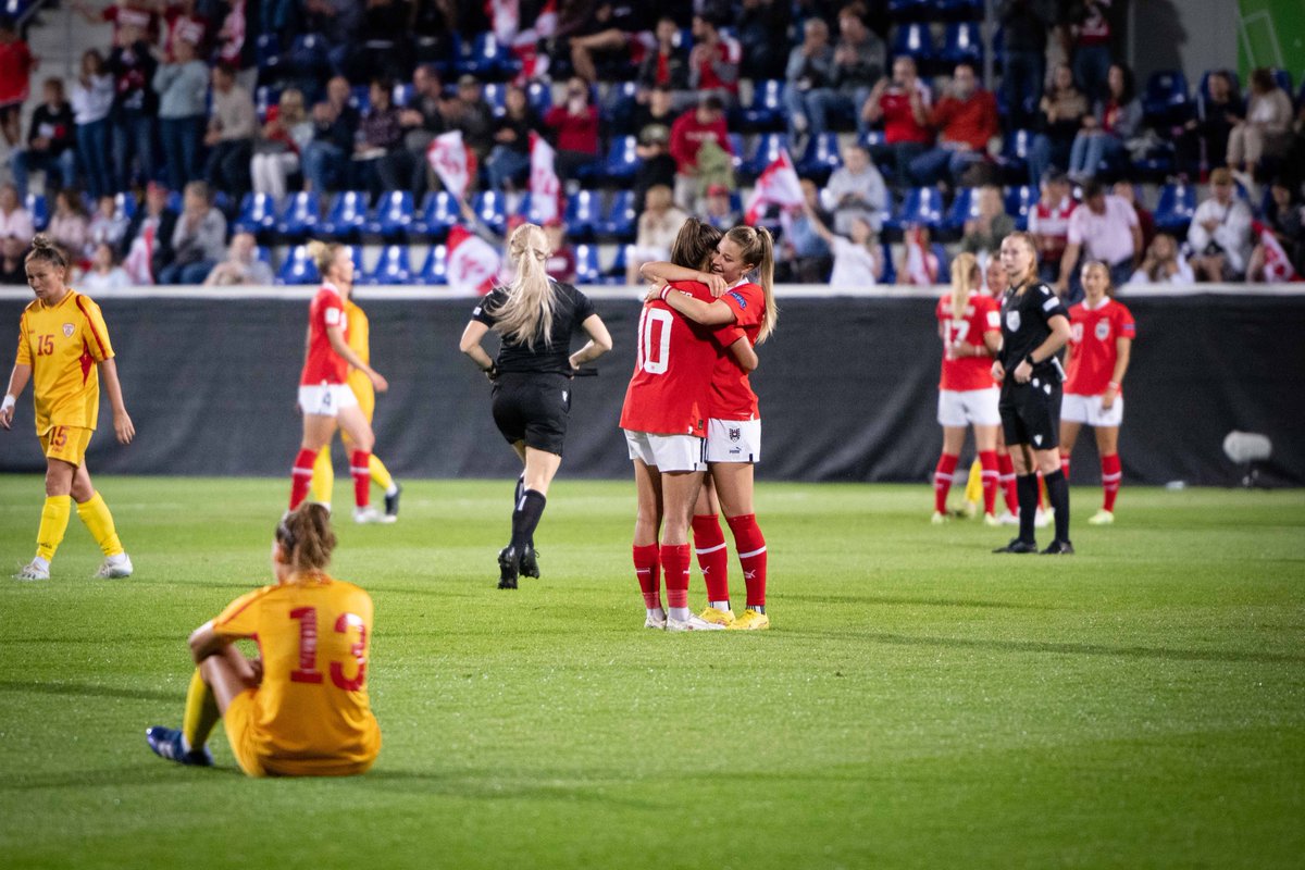 oefb1904's tweet photo. 😶 Immer noch sprachlos...
Die Bilder, Highlights und Stimmen zum "Bowling-Abend von Wiener Neustadt" gibt's jetzt auf unserer Website 📲 https://t.co/s6SGWNAieC
#GemeinsamÖSTERREICH 🇦🇹🦅
#OneHeartOneGoal ❤️ https://t.co/Yg1akPjvL3