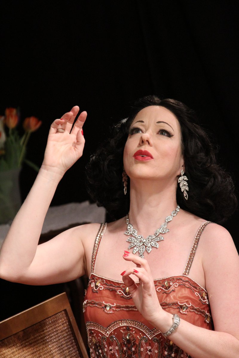 Previously at #NAF2021, Heather Massie presents her award-winning show 'HEDY The Life & Inventions of Hedy Lamarr' at @GhtScifest Catch it LIVE at the Monument in Makhanda from 8-10 September. Tickets are R30. Book now bit.ly/3RL1xZg