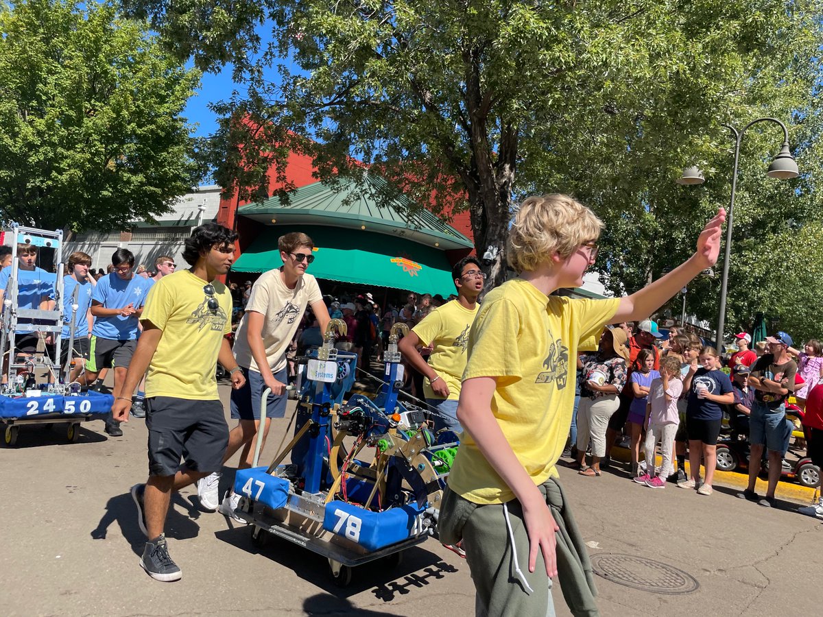 chanrobotics's tweet image. Robots on a stick? Nah just carts for now, Minnesota State Fair was a blast! Hope everyone enjoyed it.