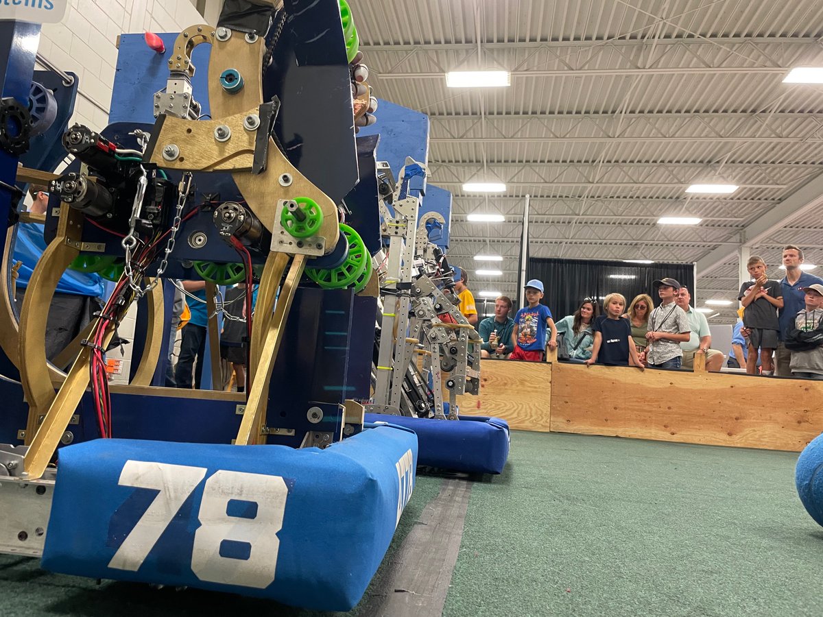 chanrobotics's tweet image. Robots on a stick? Nah just carts for now, Minnesota State Fair was a blast! Hope everyone enjoyed it.
