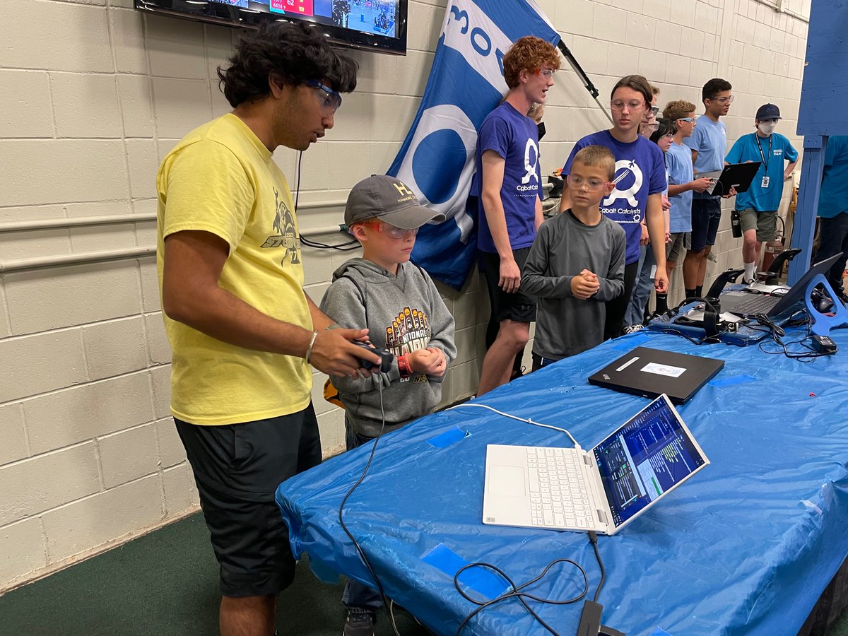 chanrobotics's tweet image. Robots on a stick? Nah just carts for now, Minnesota State Fair was a blast! Hope everyone enjoyed it.