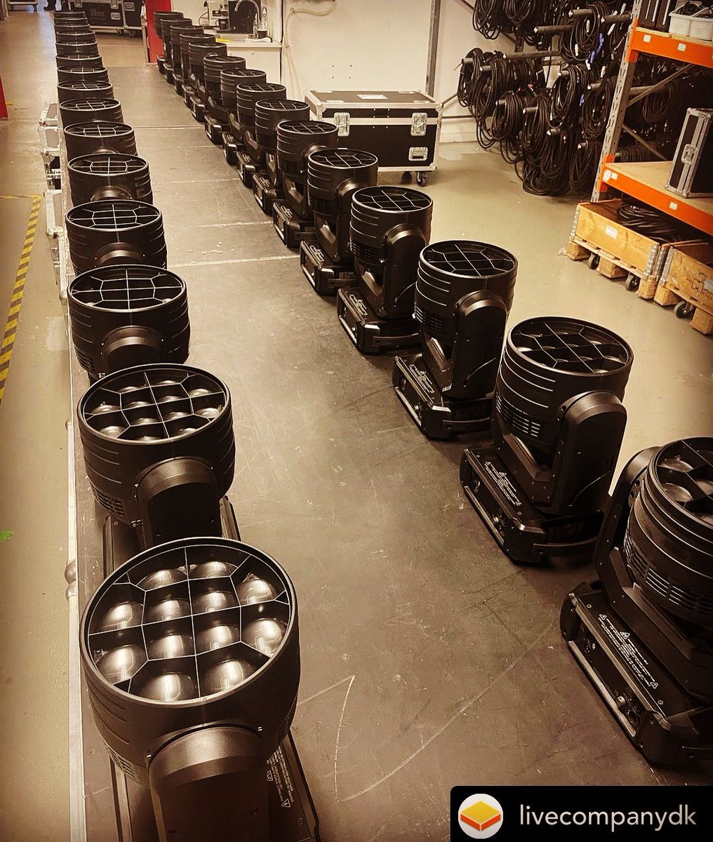 Robelighting's tweet photo. Prepping the fleet of @Robelighting #LEDBeam350 luminaires in Skovlunde, Denmark, with LIVE COMPANY on a #WarehouseWednesday.
#robelighting #newrobegear #livecompany #lightingtech #techlife https://t.co/lj62dUUIZB