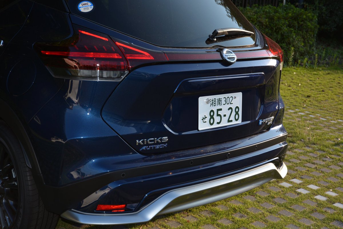 日産 P15 キックス バックドア一文字テールランプ NISSAN 新型