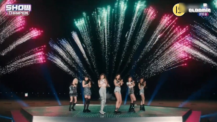 IveMexico's tweet photo. Que satisfacción ver cómo mientras los gringos les tiran hate a las chicas sin razón entro a Twitter y me entero que consiguieron su sexta victoria en Show Championship sumando en total 29 Victorias en Shows Musicales 🥳
AFTER LIKE 6TH WIN
#AfterLIKE6thWin #IVE29thWin https://t.co/OQJHkbkN94