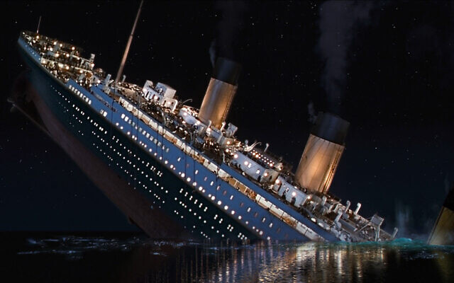 FinlayAntonio's tweet photo. Cual es la diferencia entre Cuba y el Titanic❓️ 

El Titanic tenía las luces encendidas mientras se hundía. https://t.co/eW8wFihnVZ