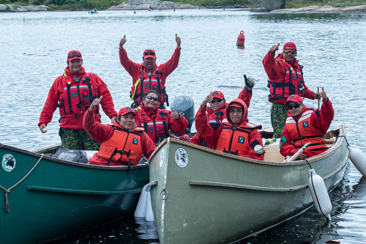 4CdnDiv4DivCA's tweet photo. Le premier jour de l'exercice Ranger Tracker 22, les Rangers canadiens ont traversé la baie Georgienne jusqu'au premier ensemble d'écluses de la voie navigable Trent-Severn. Ils n'auraient pas pu rêver d'une meilleure journée sur l'eau...
#RC75 #3GPRC https://t.co/MdBQ1UiKWE