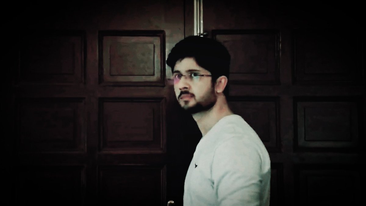 thodasukoon's tweet photo. That night he didn't let her leave his house. Little did he know, he had locked her there forever ✨
#Mithai | #Sidhai https://t.co/dyyOZTJQgQ