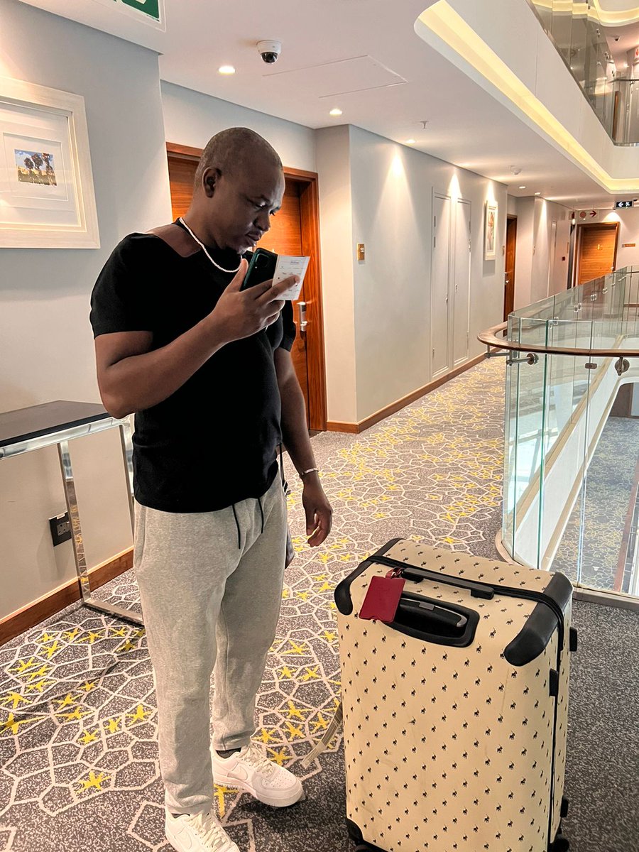 SifundzaSabelo1's tweet photo. Everyday is a vacation to me, enjoy your life just like me remember spend money wisely my friend, money comes money Goes
#vacationdays
#zithandenedlozilakho
#Respectmoney https://t.co/US5oBNwQZB