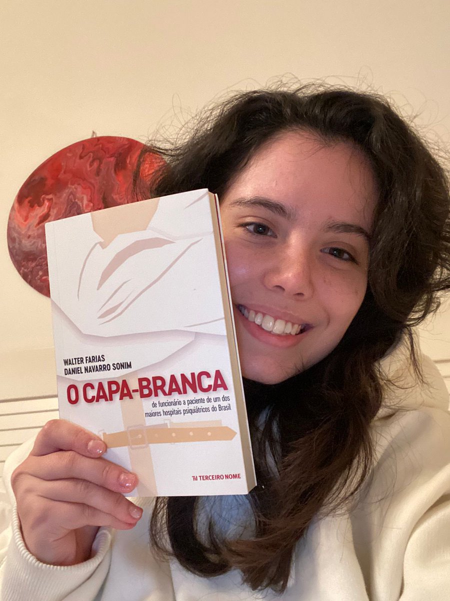 danielnavarro79's tweet photo. A @CheidaRachel é estudante de psicologia, mora em São Paulo (SP) e recebeu em casa o #livro #ocapabranca c/ autógrafo e dedicatória.

+info: https://t.co/1CXtLNgZOE

#juquery #francodarocha #enfermagem #psicologia #lutaantimanicomial #psiquiatria #reformapsiquiatrica https://t.co/Gy6D3QyDMl