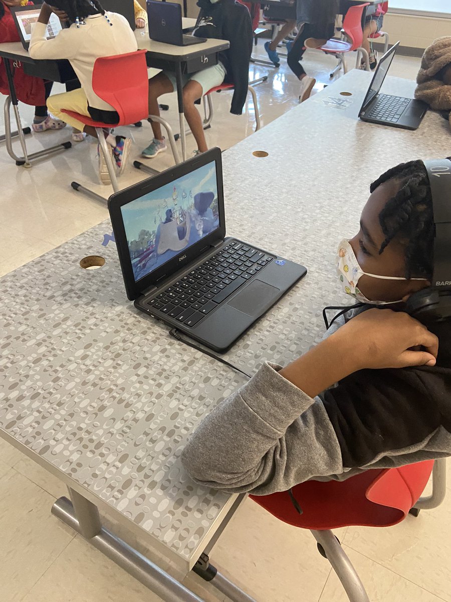 mrswatson20182's tweet photo. #extendedplanning @LakeCarolina1 means extended learning for all! While our teachers engaged in extra planning our students had creative opportunities with our awesome RA team! Boat building, vacation planning, book tasting, music playing, and more! https://t.co/V4Tl1rTgHZ