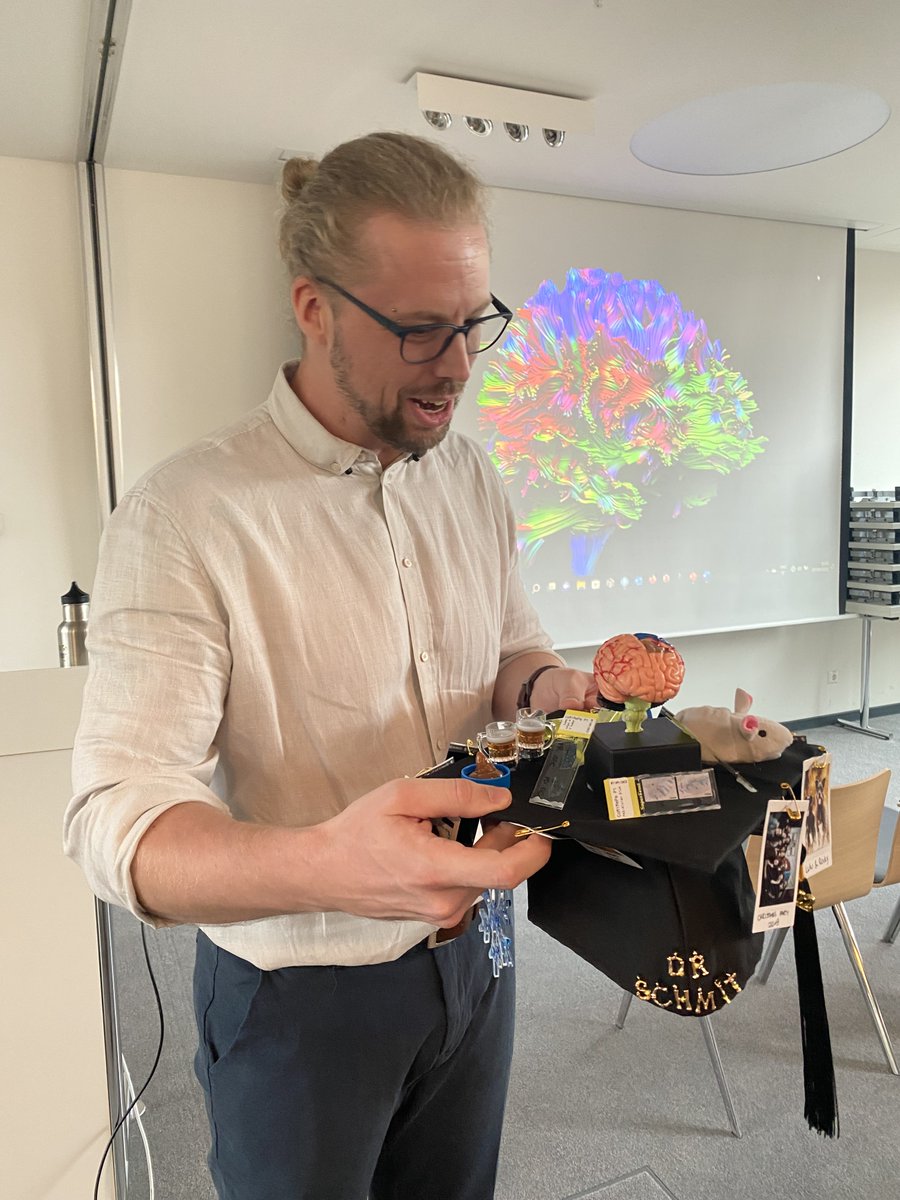wilmeslab's tweet photo. 👏🎓Warm congratulations to @kris_schmit for successfully defending his #PhD thesis on gut #microbiome in #Parkinsonsdisease today! Great collaboration with Neuropathology group @lcsb_uni_lu @uni_lu ! Funding by @FnrLux. https://t.co/VwApXLBliA