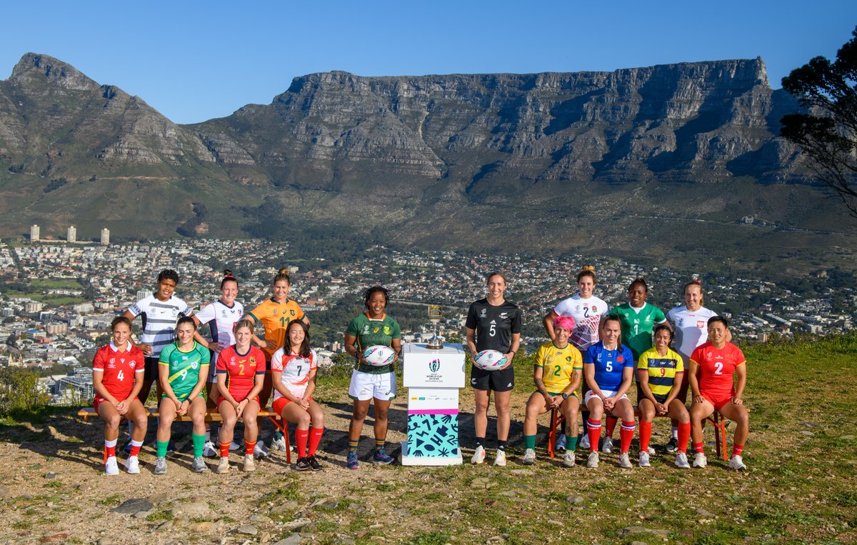Springboks's tweet photo. #CapeTownWelcomesTheWorld 🌍

Signal Hill, also known as Lion's Rump - no better place to showcase the Captains for #RWC7s 🏆🏉

Who will lift the respective cups as Sevens World Champions? 👑

https://t.co/vmDuCXD7pr https://t.co/RuAMEAG1kZ