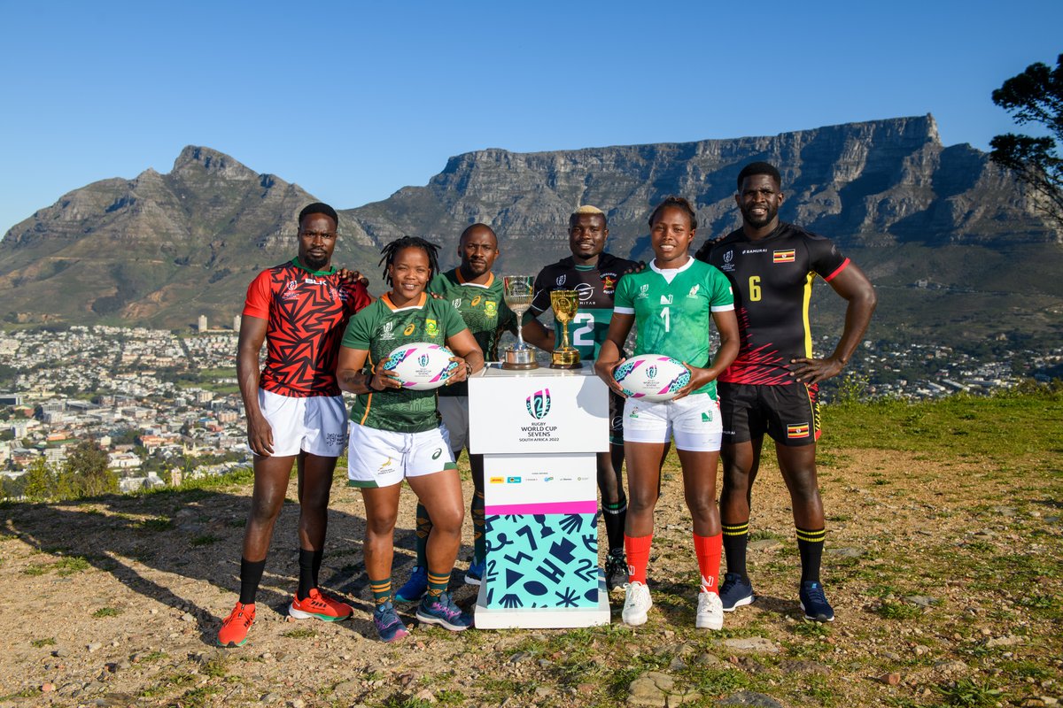 Springboks's tweet photo. #CapeTownWelcomesTheWorld 🌍

Signal Hill, also known as Lion's Rump - no better place to showcase the Captains for #RWC7s 🏆🏉

Who will lift the respective cups as Sevens World Champions? 👑

https://t.co/vmDuCXD7pr https://t.co/RuAMEAG1kZ