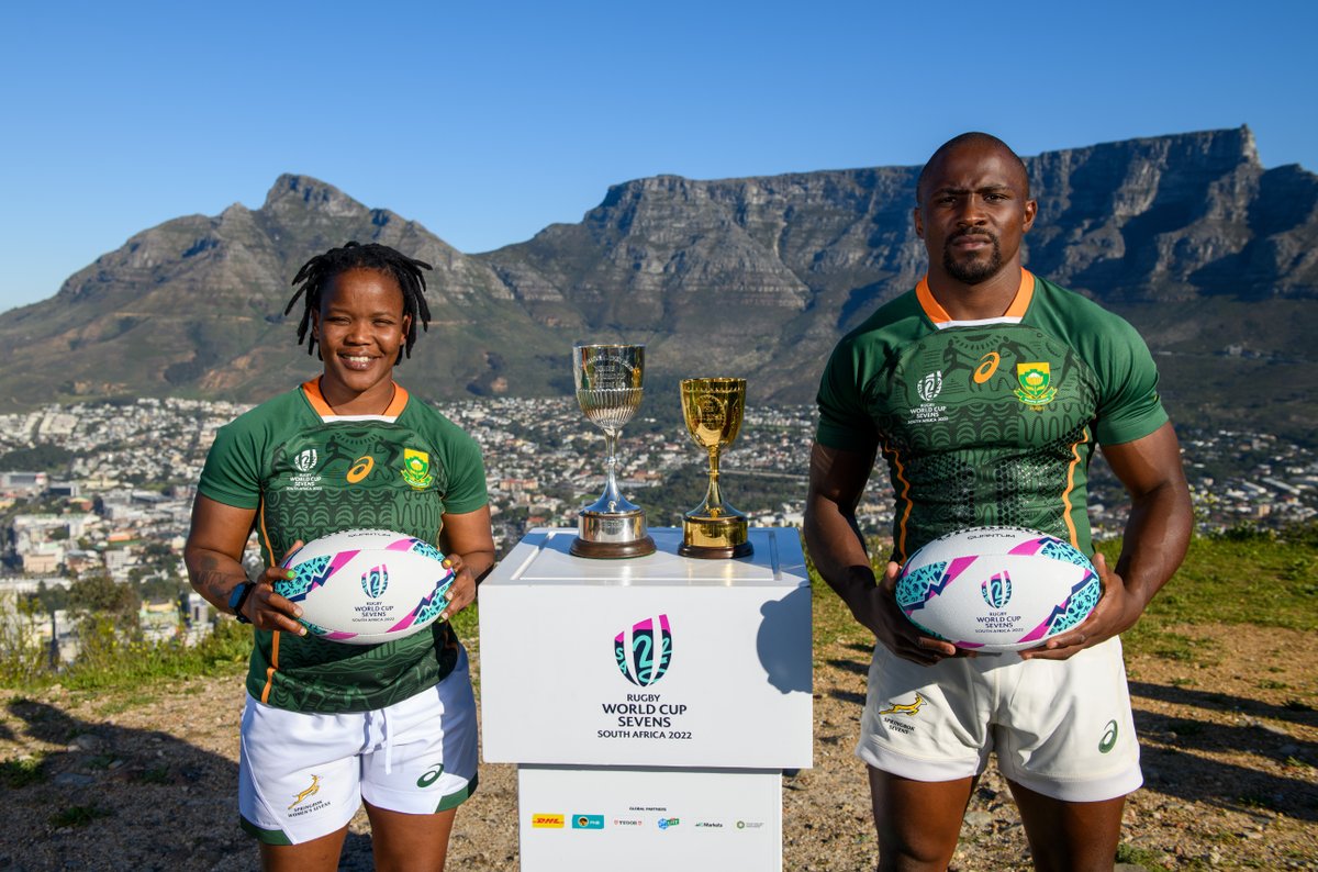 Springboks's tweet photo. #CapeTownWelcomesTheWorld 🌍

Signal Hill, also known as Lion's Rump - no better place to showcase the Captains for #RWC7s 🏆🏉

Who will lift the respective cups as Sevens World Champions? 👑

https://t.co/vmDuCXD7pr https://t.co/RuAMEAG1kZ