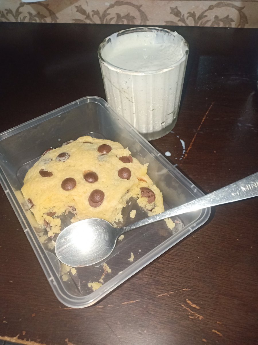 blesstudied's tweet image. failed midnight snacks while printing notes💔