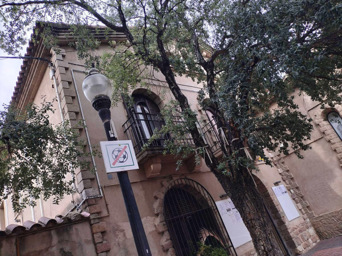 anderzurimendi's tweet photo. Turisme pastiser-industrial per Santa Pepa! #Vallesos https://t.co/IxeDWOYgfQ