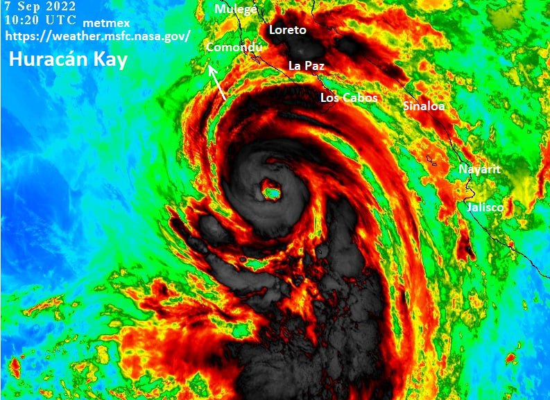 metmex's tweet photo. 🌀Así se ve el #HuracánKay de categoría 2 con viento sostenido de 155km/h y rachas mayores en su centro.

📍Se localizó a 355km al Suroeste de Cabo San Lucas #BajaCaliforniaSur, donde ya se reportan vientos de 70km/h a 80km/h y acumulados de lluvia de 50mm a 80mm. https://t.co/1fzhPetVZN