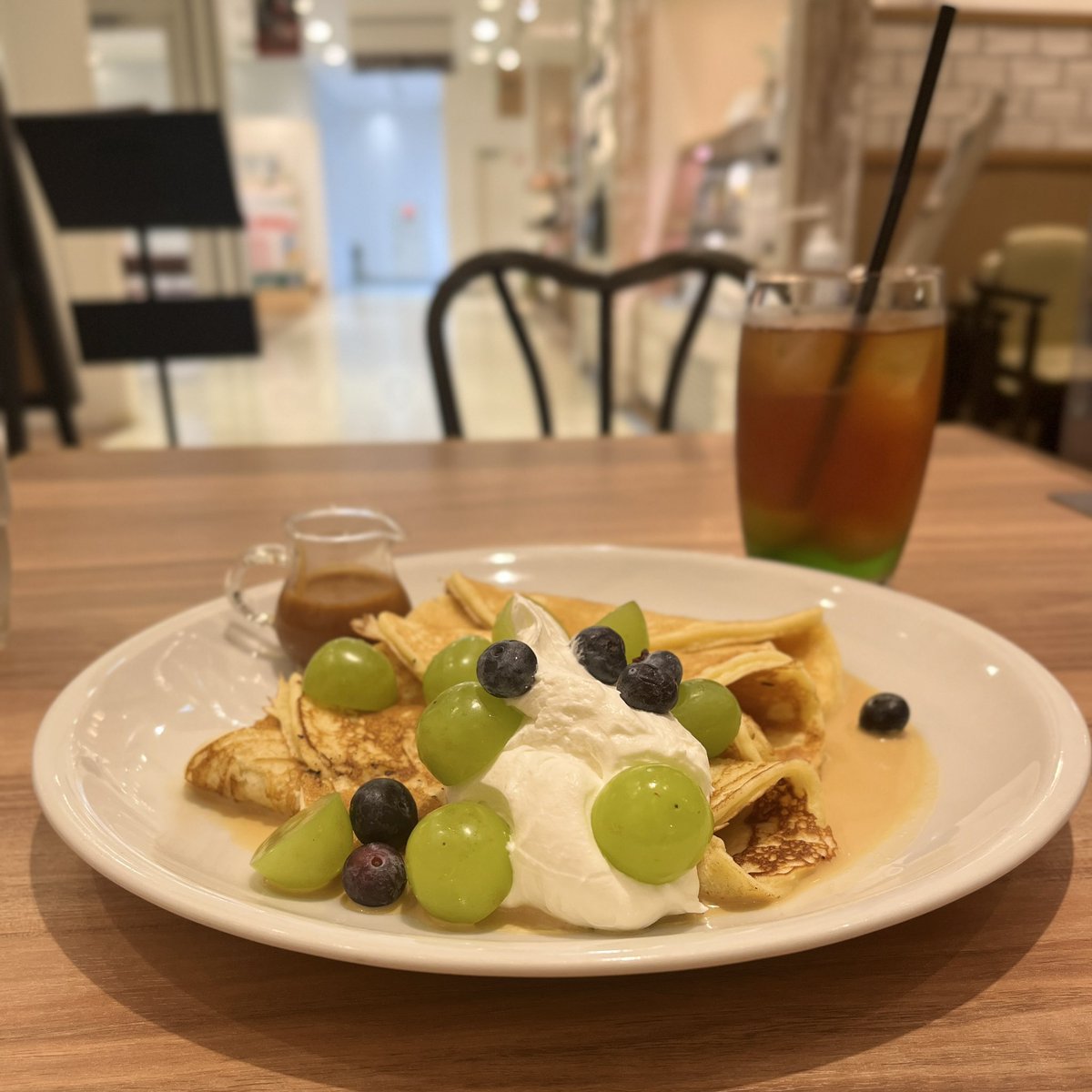 asm_pancake's tweet photo. 町田モディにあるJ.S. PANCAKE CAFEさん！
⁡
9/8から発売するシャインマスカットフェアの先行試食会に行ってきました！
⁡
バターミルクを使ったもちっとロールパンケーキが
もう最高すぎる！
⁡
キャラメルソースはほろ苦で甘���ぎないしシャインマスカットとの相性も良くて美味しかった🥹🤍 https://t.co/wvlYa56pVV
