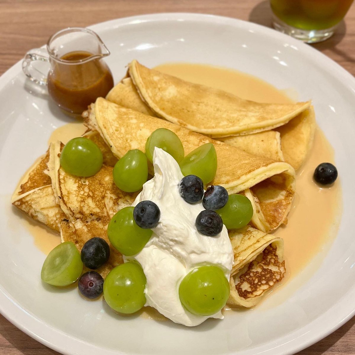 asm_pancake's tweet photo. 町田モディにあるJ.S. PANCAKE CAFEさん！
⁡
9/8から発売するシャインマスカットフェアの先行試食会に行ってきました！
⁡
バターミルクを使ったもちっとロールパンケーキが
もう最高すぎる！
⁡
キャラメルソースはほろ苦で甘���ぎないしシャインマスカットとの相性も良くて美味しかった🥹🤍 https://t.co/wvlYa56pVV