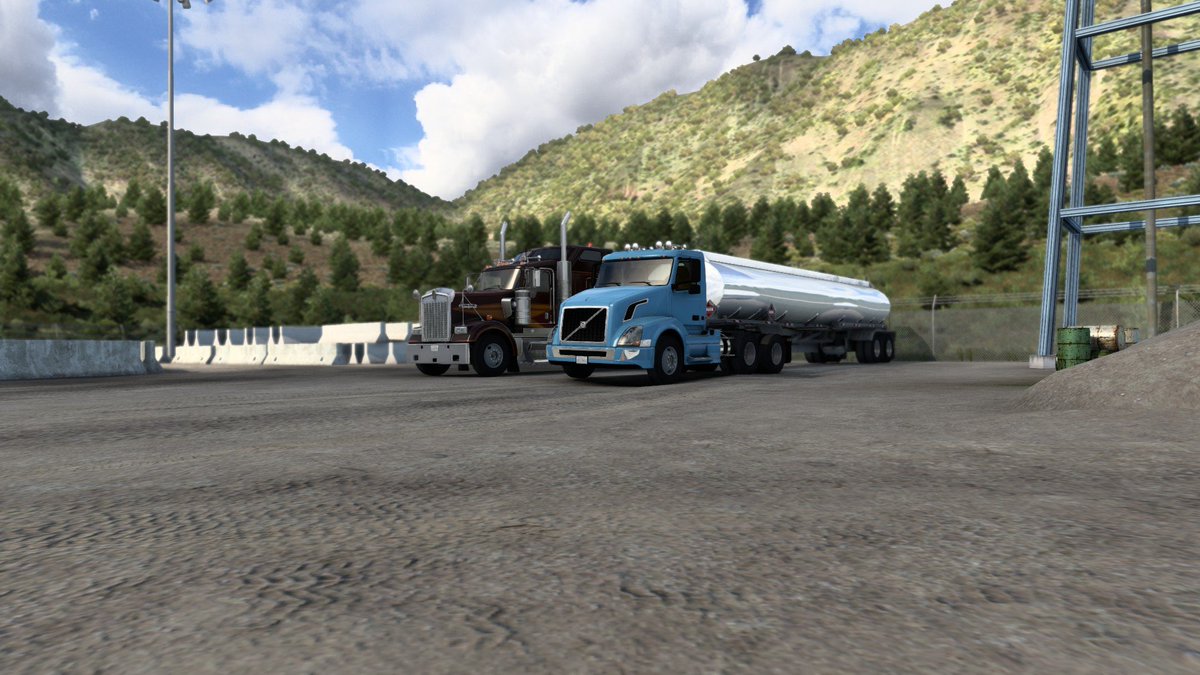 FamiliarForce's tweet photo. 3 drivers off due to sickness and holiday but yet 2 drivers still shifted 54 tonnes of diesel 226 miles and 62 tonnes of Limestone 388 miles

Total mileage 1,228 
Total tonnage 232 

Well done lads 🤙
#KingsOfTheRoad 
#ATS #AmericanTruckSimulator 
#twitchstreamer #TwitchAffliate https://t.co/mCiQG2DcQV